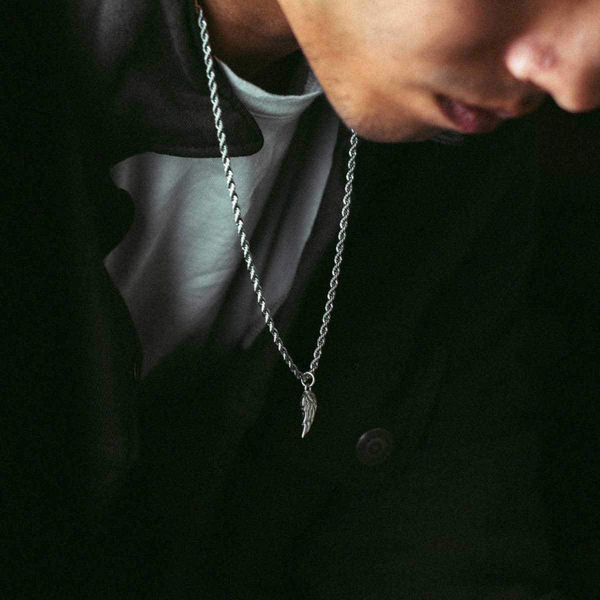 STAINLESS STEEL MENS WING PENDANT NECKLACE_CWMM5558