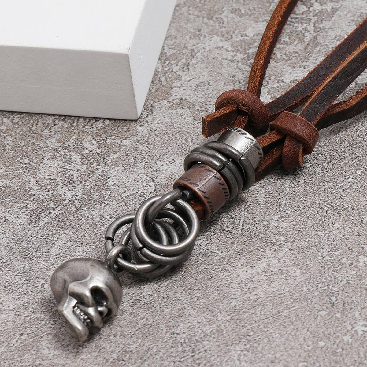 CREATIVE DESIGN VINTAGE SKULL LEATHER NECKLACE_CWMM4590