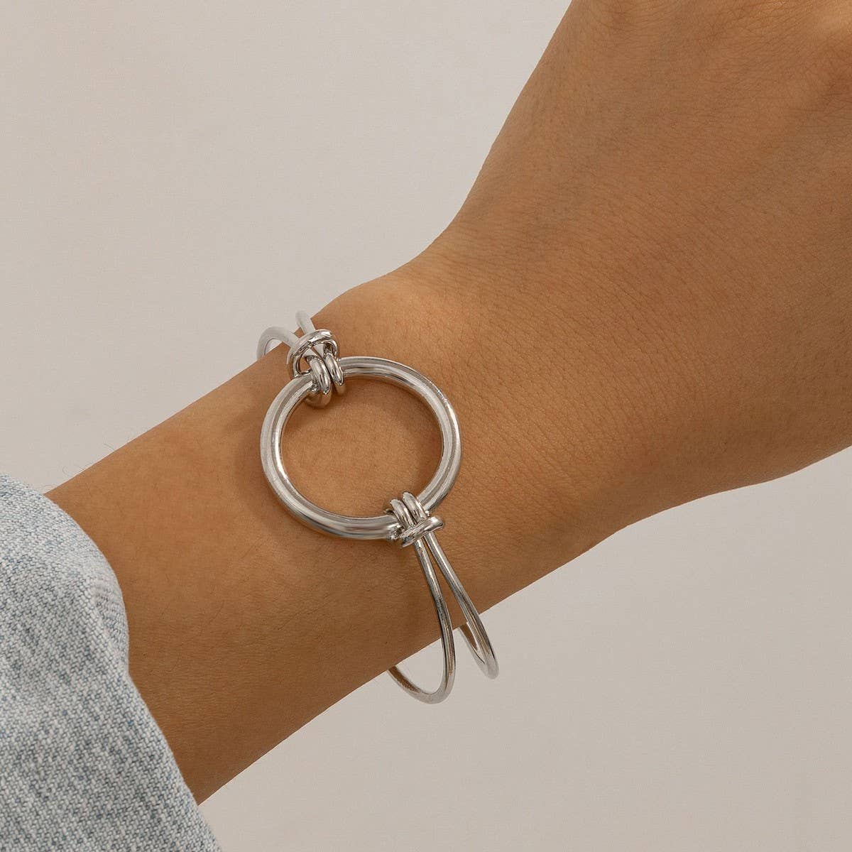 SIMPLE DOUBLE LAYER HOLLOW KNOTTED OPEN BRACELET_CWMM3101