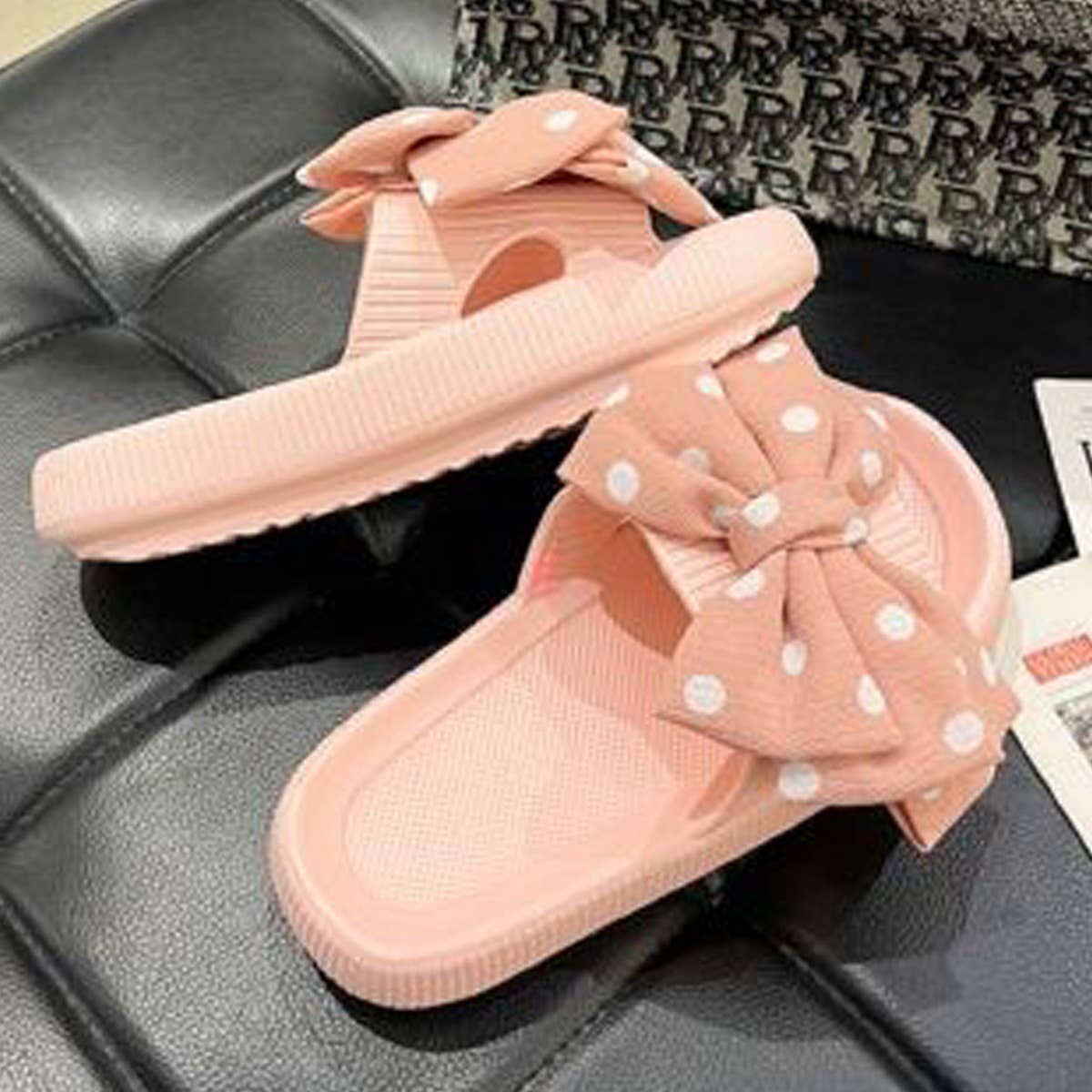 STYLISH THICK SOLED CUTE POLKA DOT BOW SLIPPERS_CWSHS0639