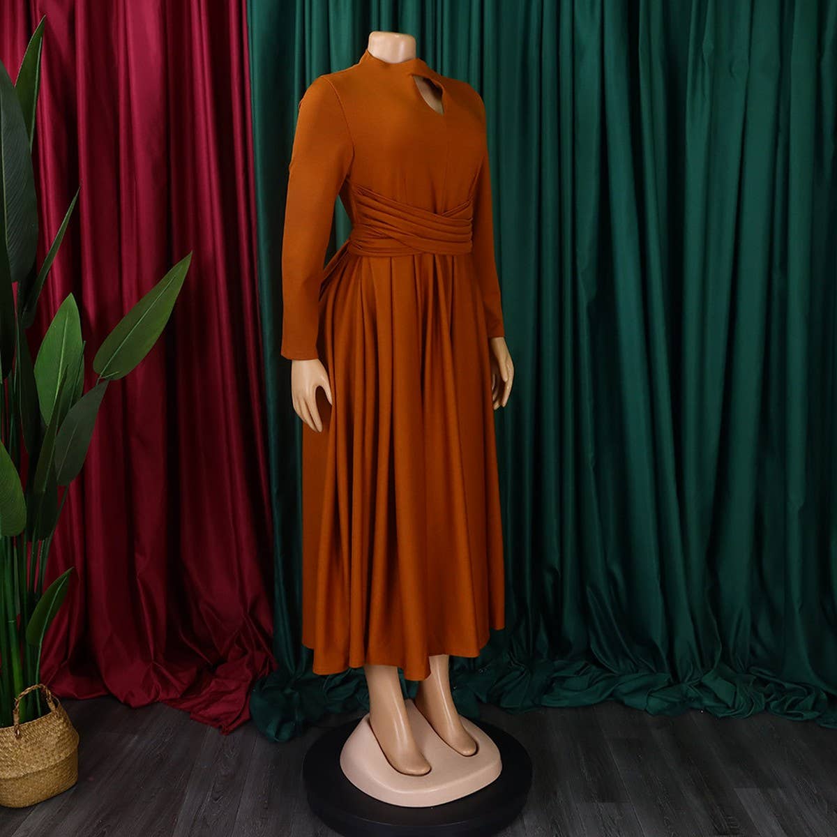 FASHIONABLE PLEATED PLUS SIZE SWING SKIRT DRESS_CWDMD3665