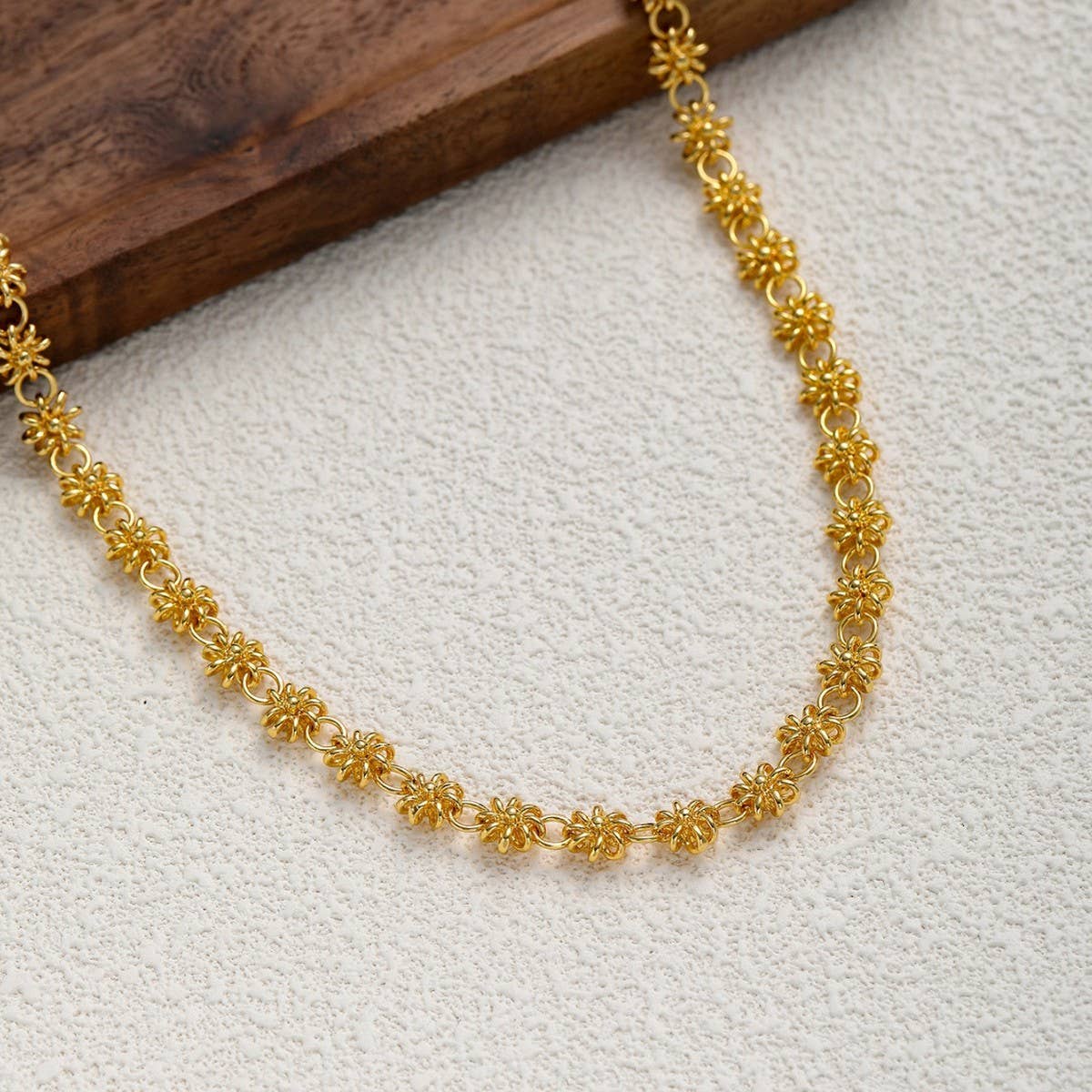 Vintage Flower Necklace Sun Pattern Necklace_Cwmm3622