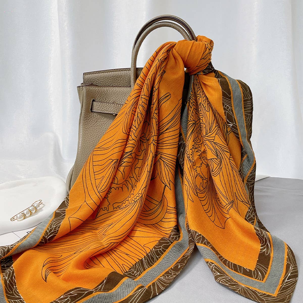 Velvet Wool Scarf With Artistic Print For Fall_Cwasc0893