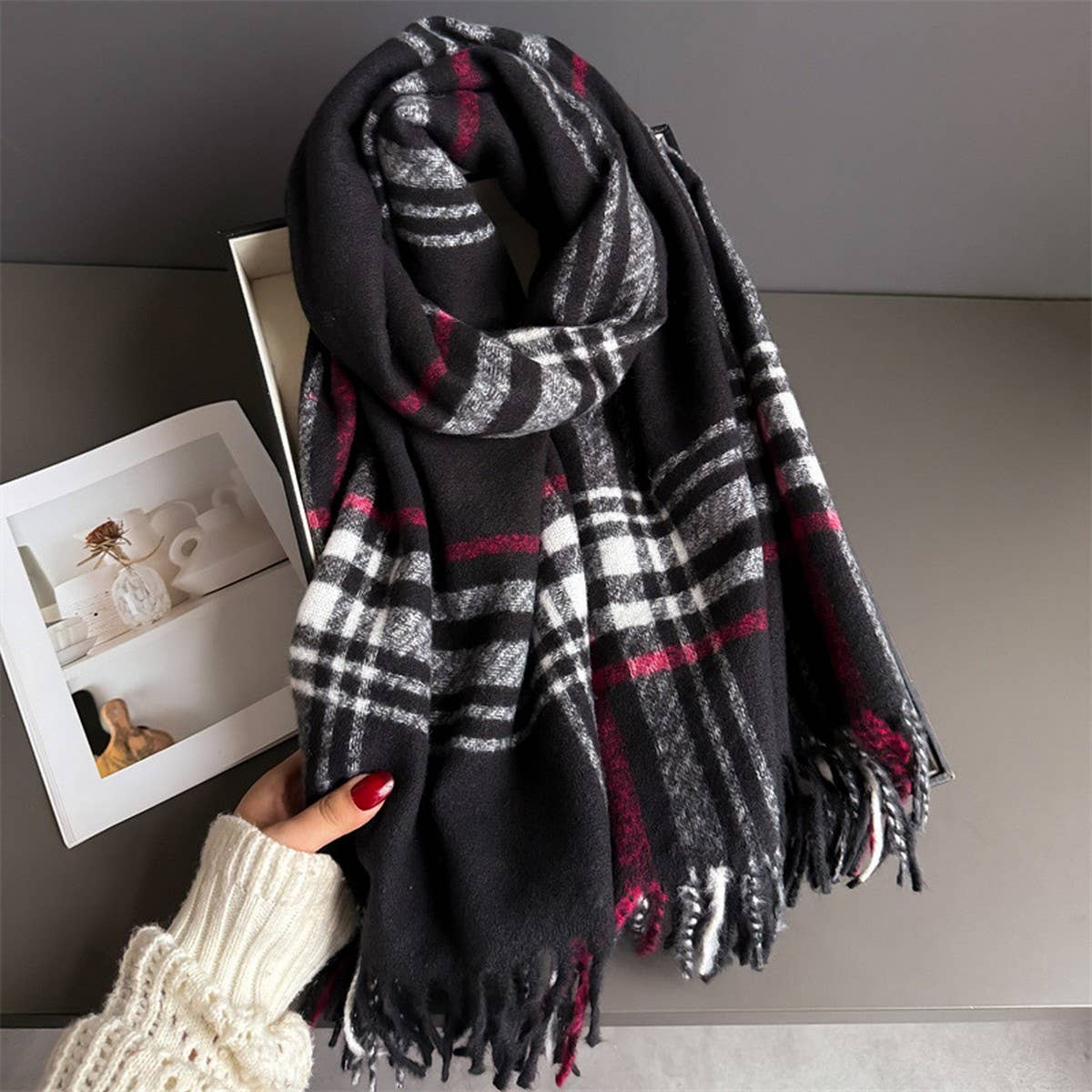 Minimal Plaid Soft Cashmere Feel Winter Scarf_Cwasc03246