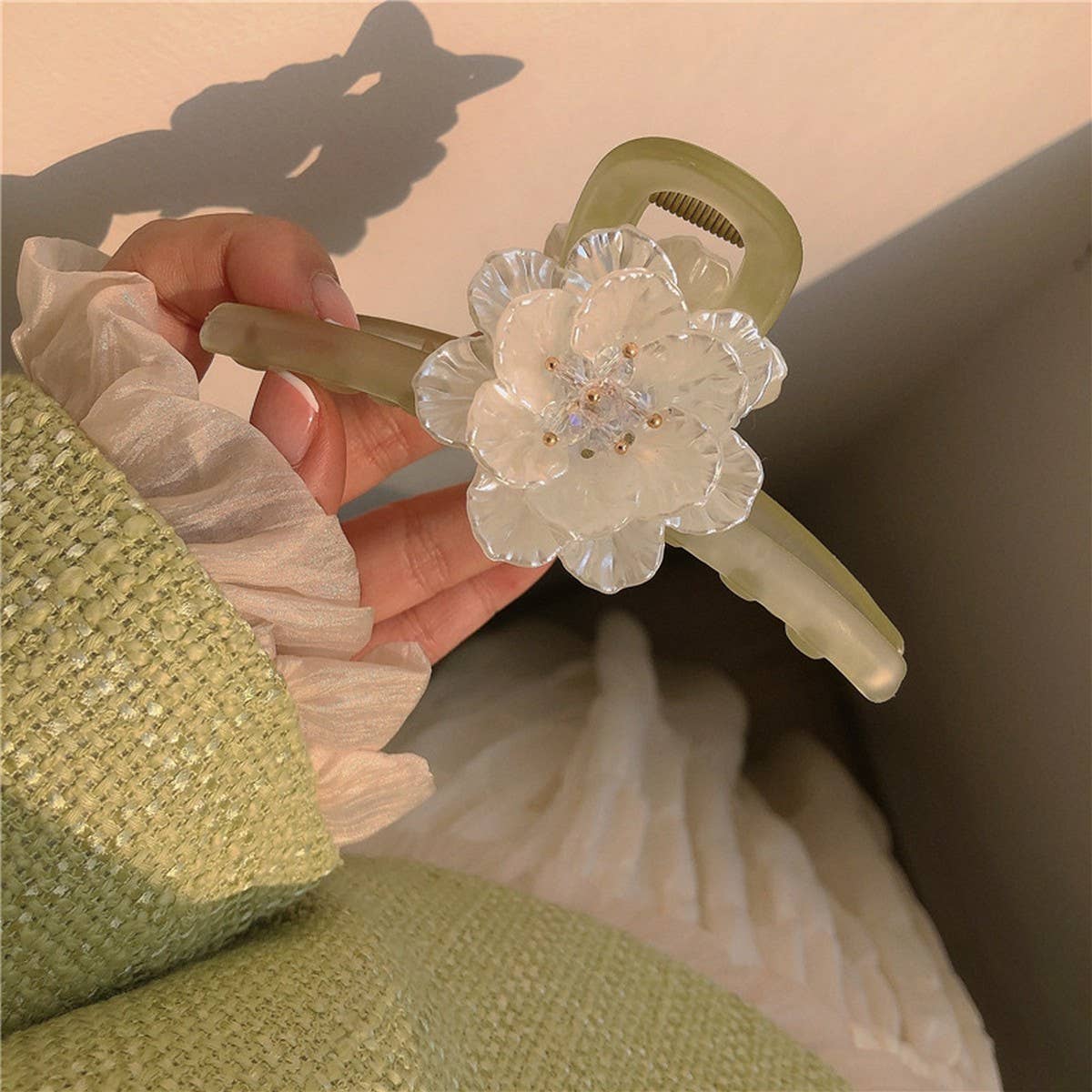 New Green Camellia Small Fresh Clip