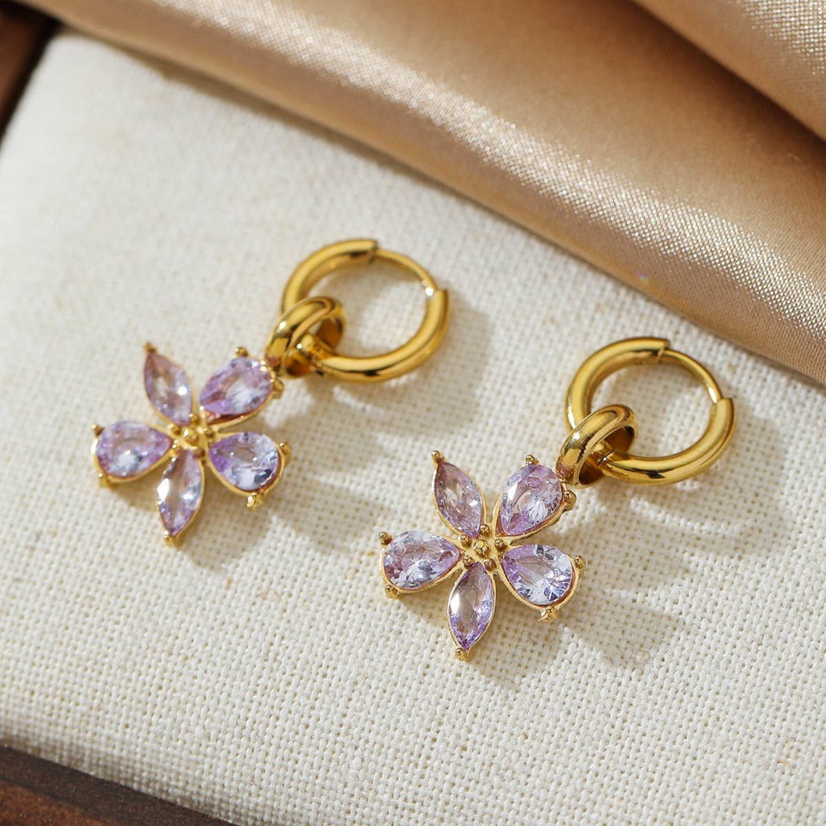 LIGHT LUXURY SIMPLE ZIRCON FLOWER EARRINGS_CWMM3610