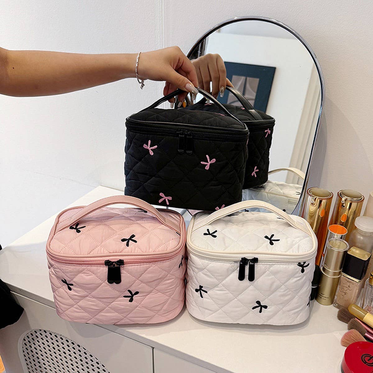NEW SIMPLE SWEET EMBROIDERED BOW COSMETIC BAG_CWAB4369