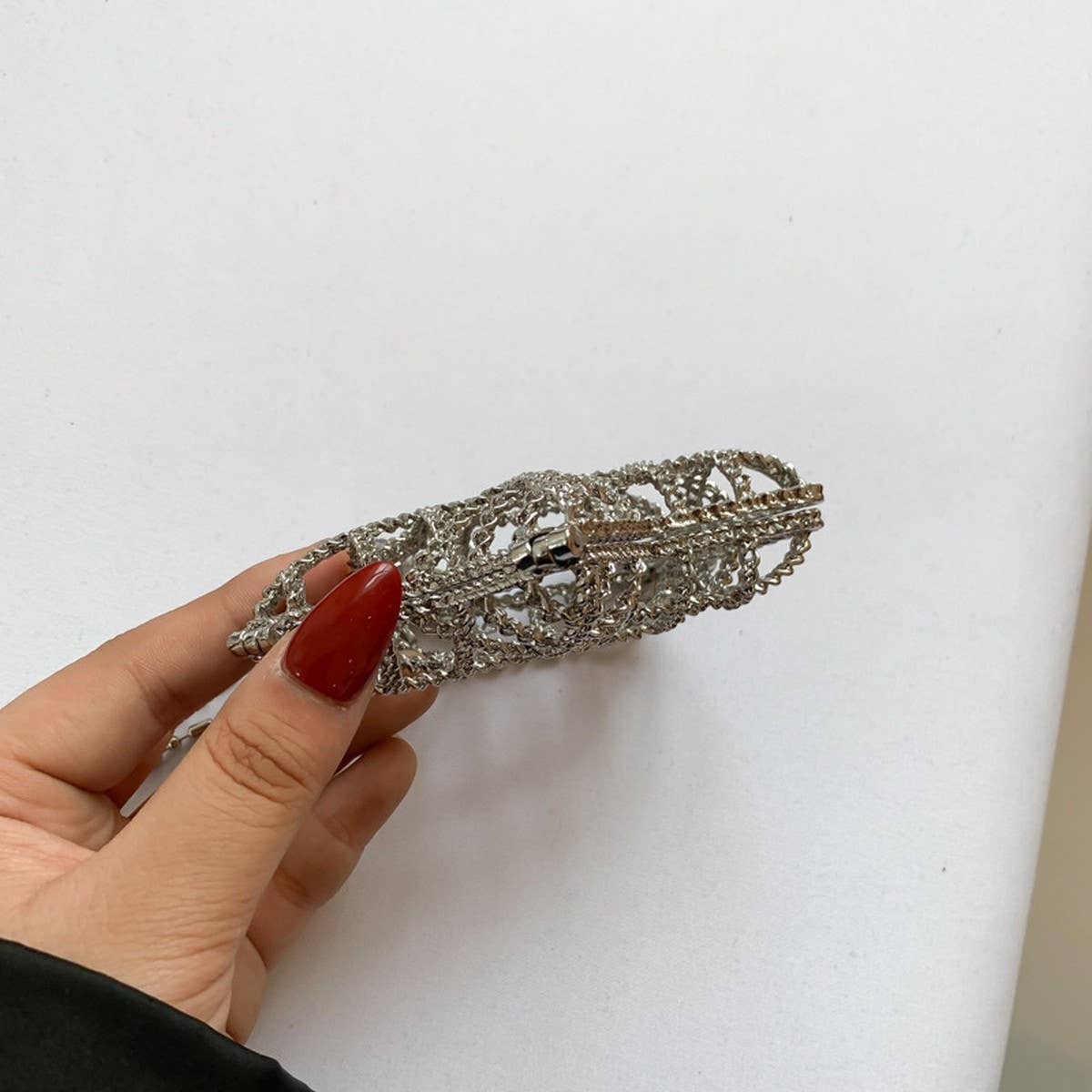 FIVE POINTED STAR HOLLOW CHAIN SQUARE CLUTCH BAG_CWAB3260