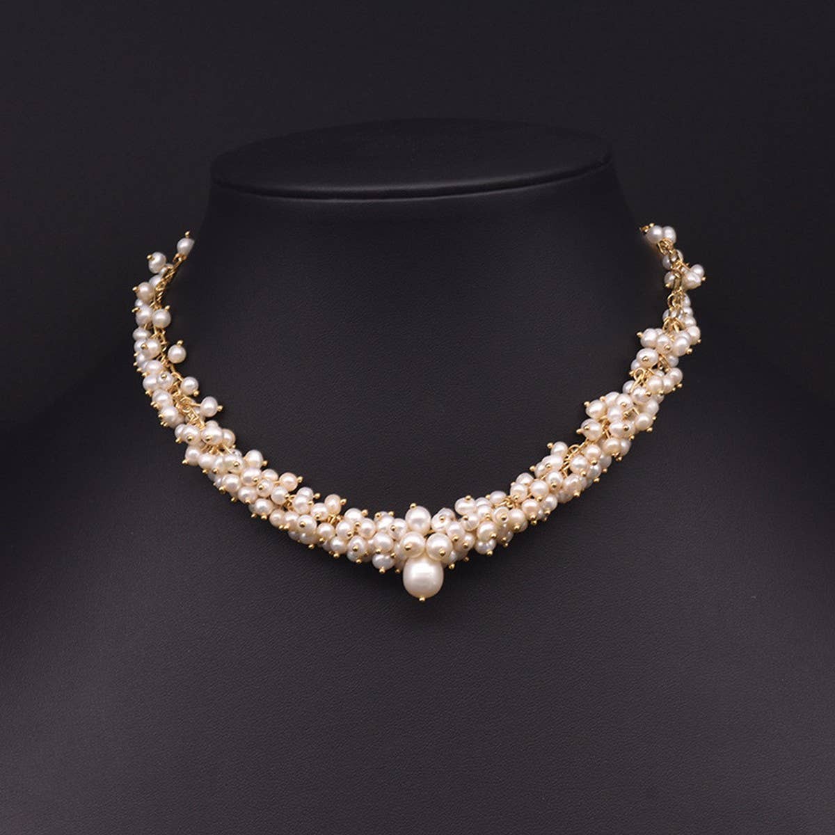 NATURAL FRESHWATER PEARL PETAL NECKLACE_CWAJE3824