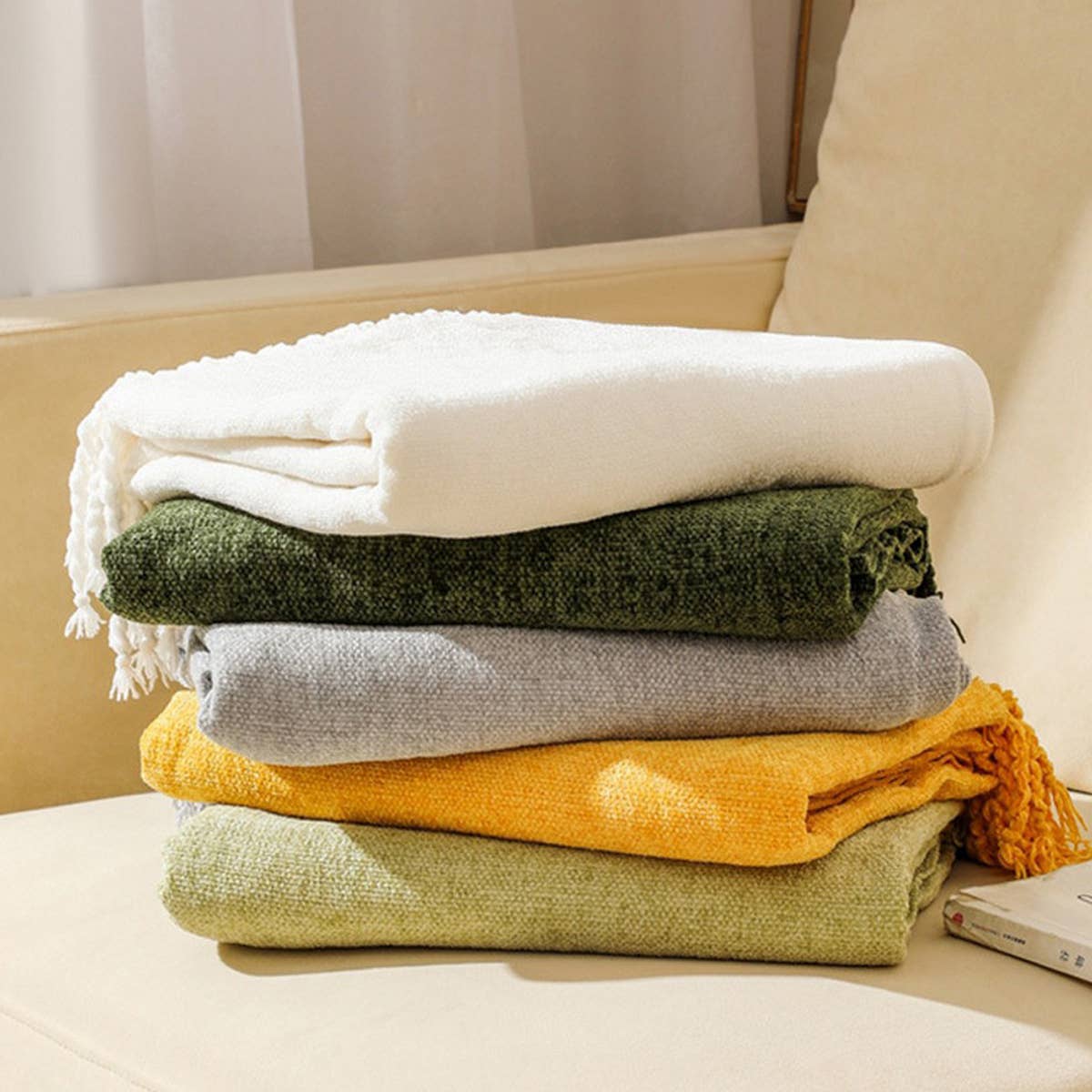 FRINGED SOFT AND WARM KNITTED BLANKET_CWMM0201