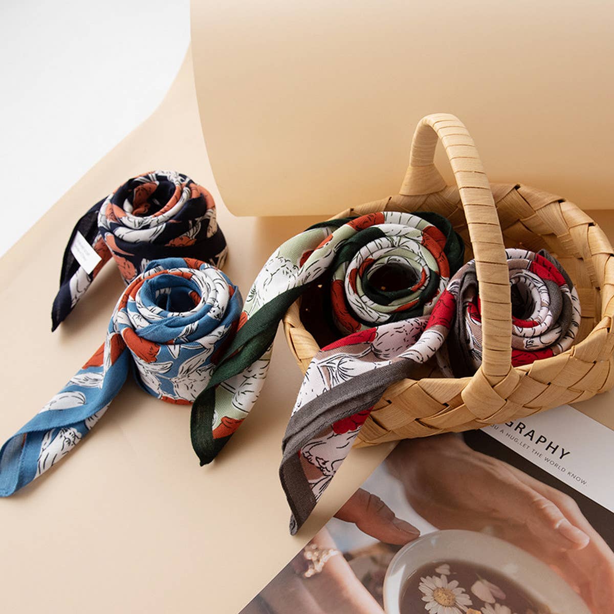 Retro Contrast Rose Print Square Scarf_Cwasc0938