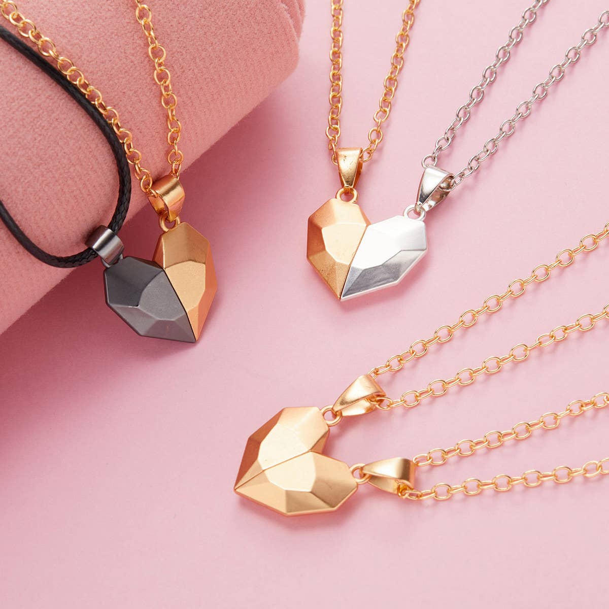 FASHIONABLE SPLICING MAGNETIC HEART NECKLACE_CWAJE2438
