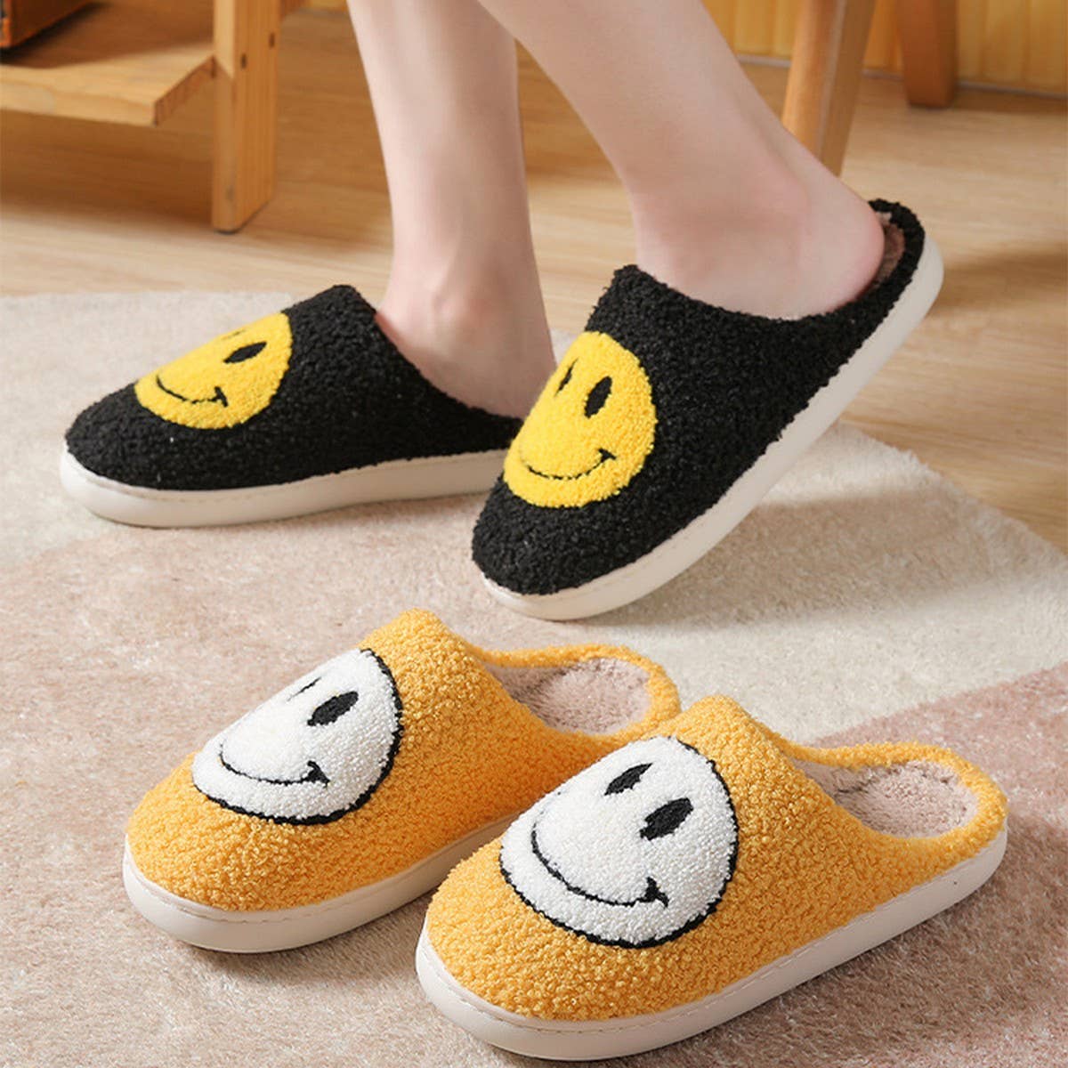 CUTE CARTOON SMILING FACE FABRIC SLIPPERS_CWSHS0254
