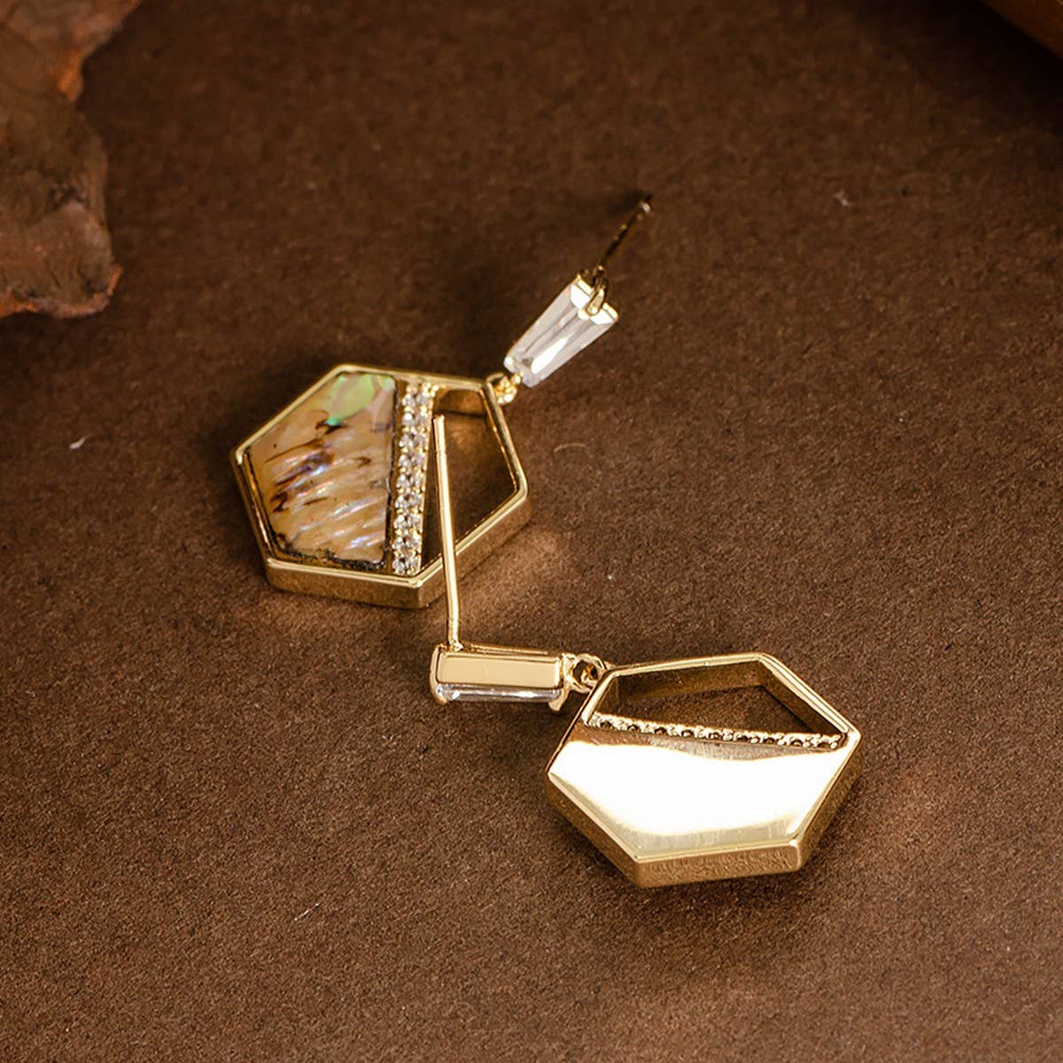 ABALONE DIAMOND ZIRCON PENDANT EARRINGS_CWMM4300