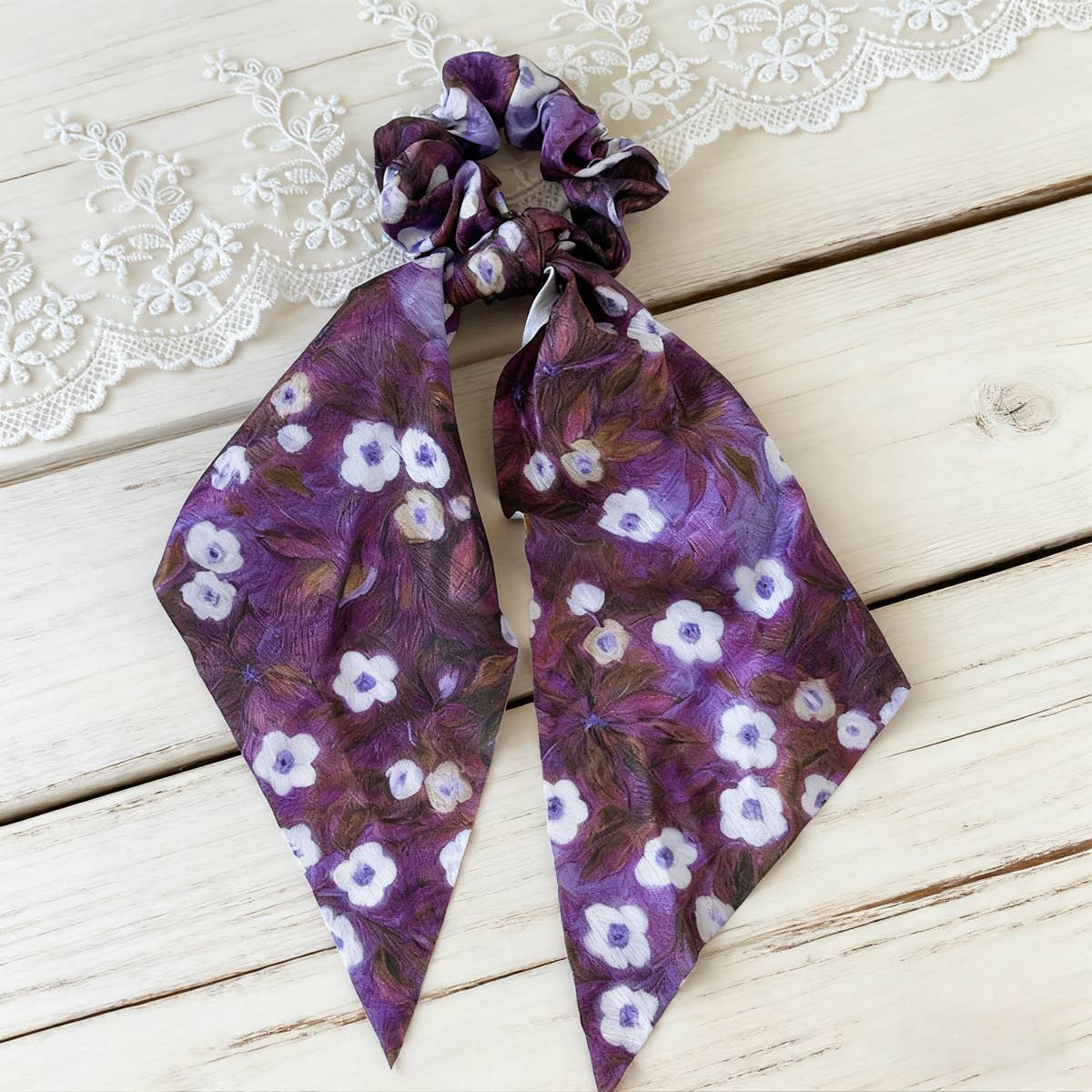 Silk Ink Print Scrunchie With Ribbon Tail_Cwaha07595