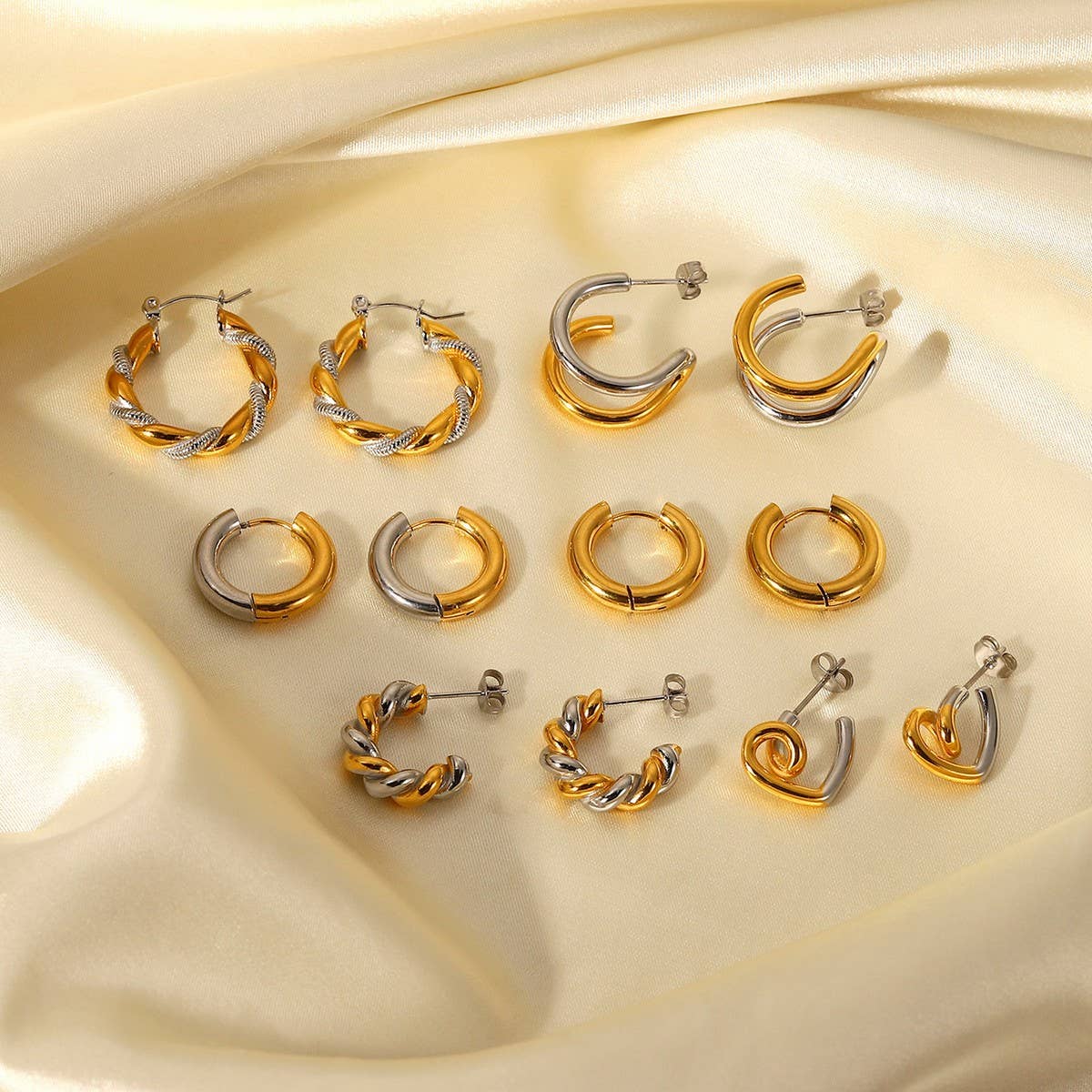 FASHIONABLE GOLD AND SILVER PLATED EARRINGS_CWASC1673