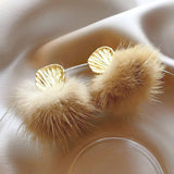 RETRO TEMPERAMENT FUR BALL CUTE EARRINGS_CWAJE2457