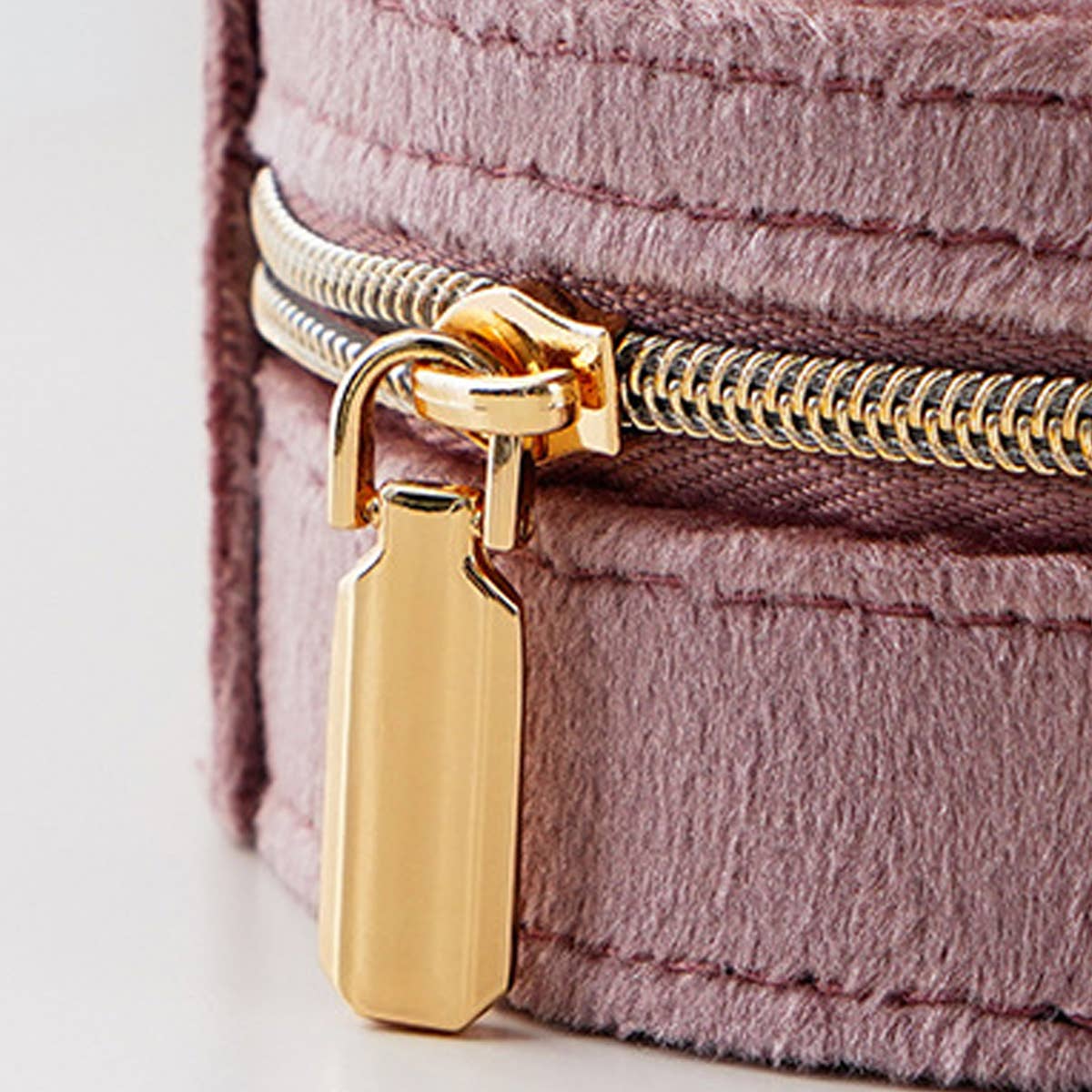 SIMPLE ROUND PORTABLE JEWELRY STORAGE BOX_CWMM1685