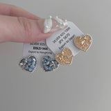 LOVE COLORED CRYSTAL BOW EARRINGS_CWAJE1286
