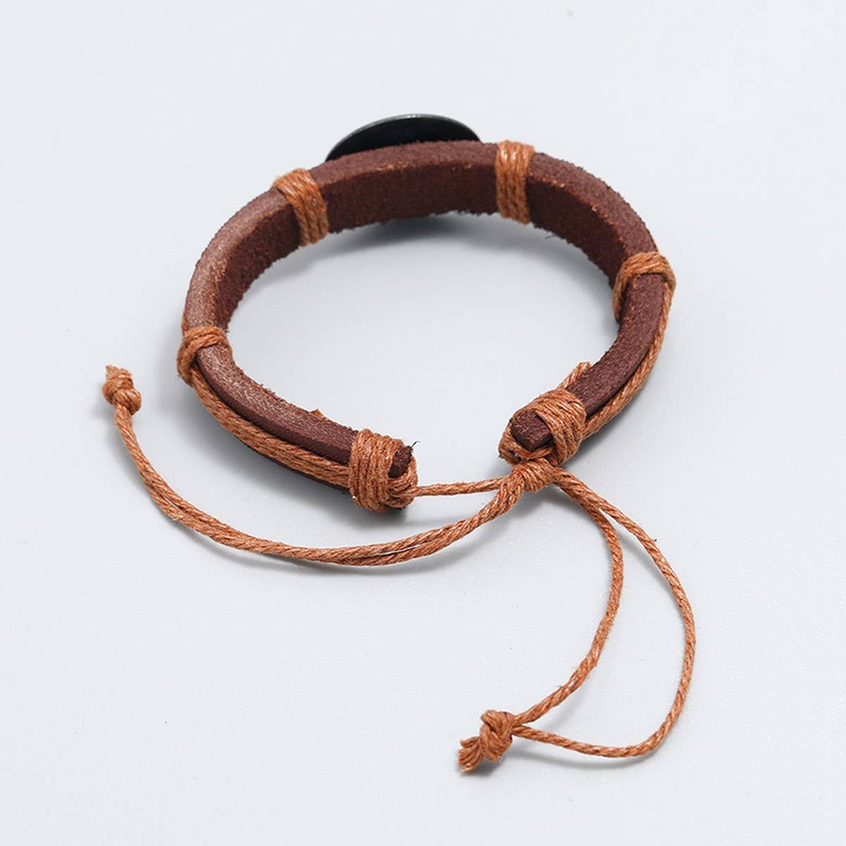 HAND WOVEN ALLOY VINTAGE COWHIDE BRACELET_CWMM4474