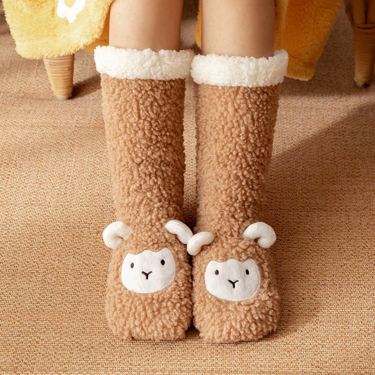 Women Lamb Pattern Plush Indoor Slippers_Cwms0713