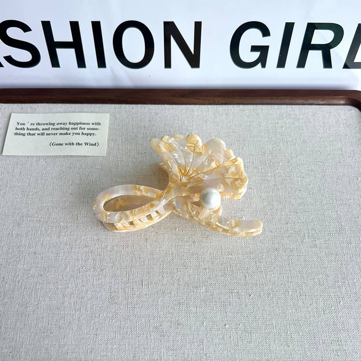 GINKGO LEAF PEARL ACETATE HAIR CLAW CLIP FOR WOMEN_CWAHA5785