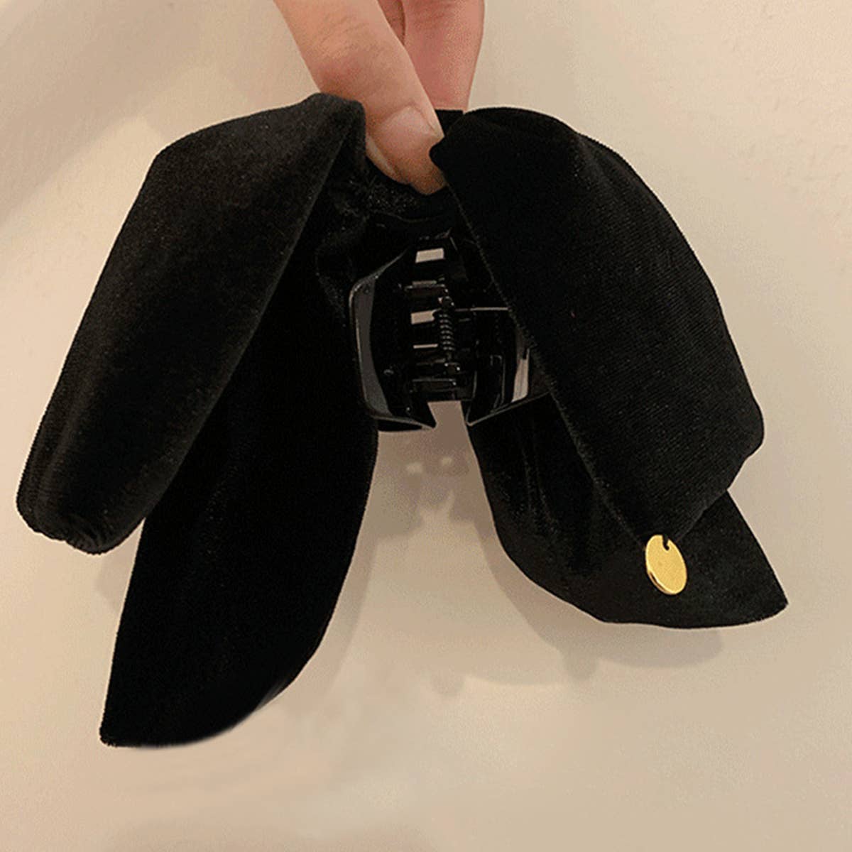 Plus Velour Bow Hairclip_Cwaha0864