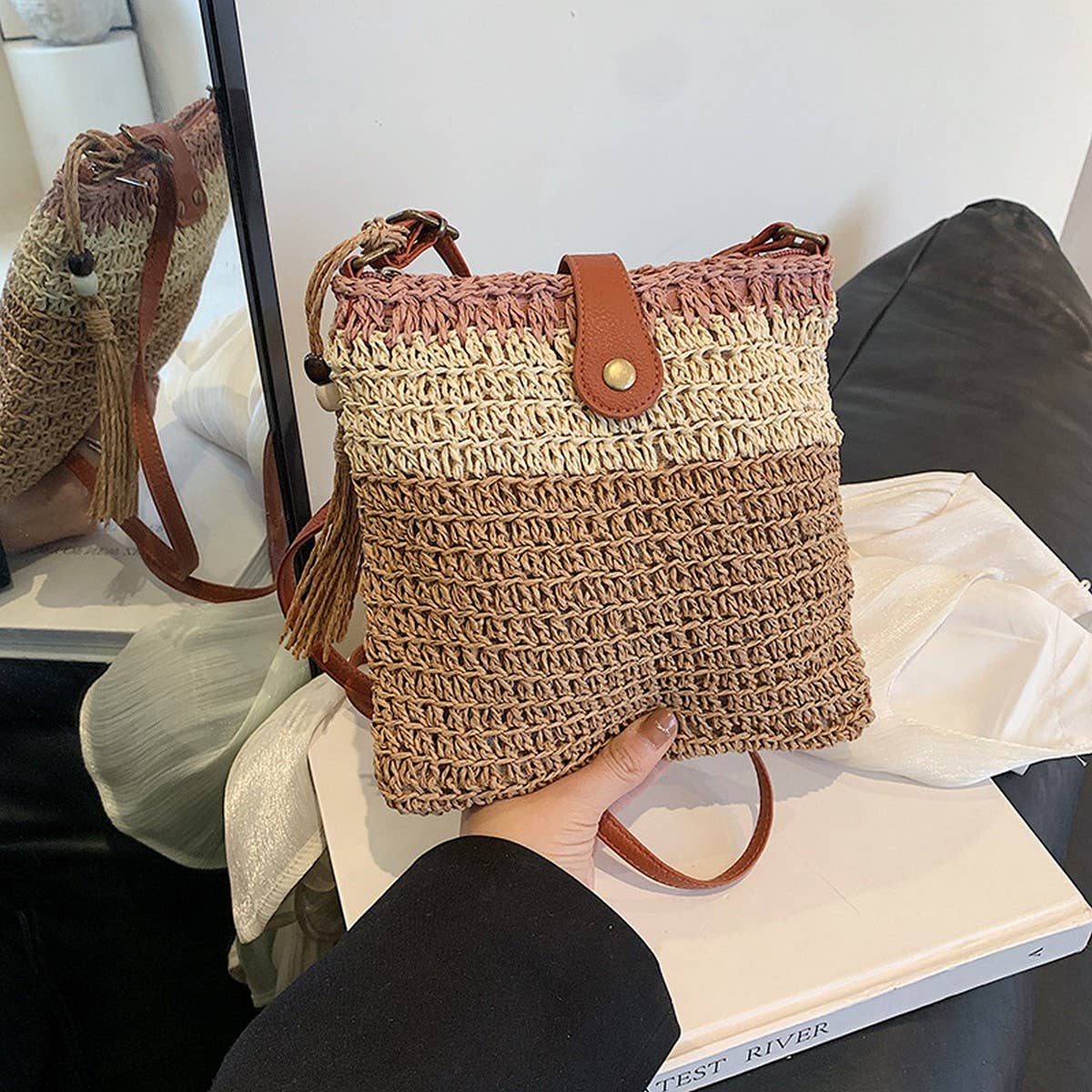 2024 Newven Striped Commuter Bag_Cwab2304