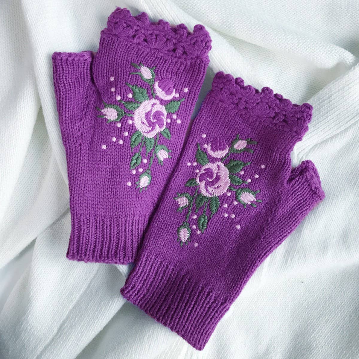 KNIT WINTER GLOVES BEE BLOSSOM EMBROIDERY_CWMM1662