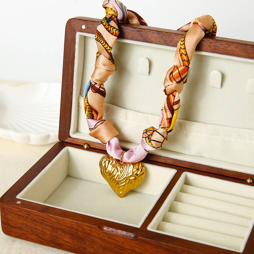 Luxury Seashell Heart Pendant Necklace For Women_Cwaje05616