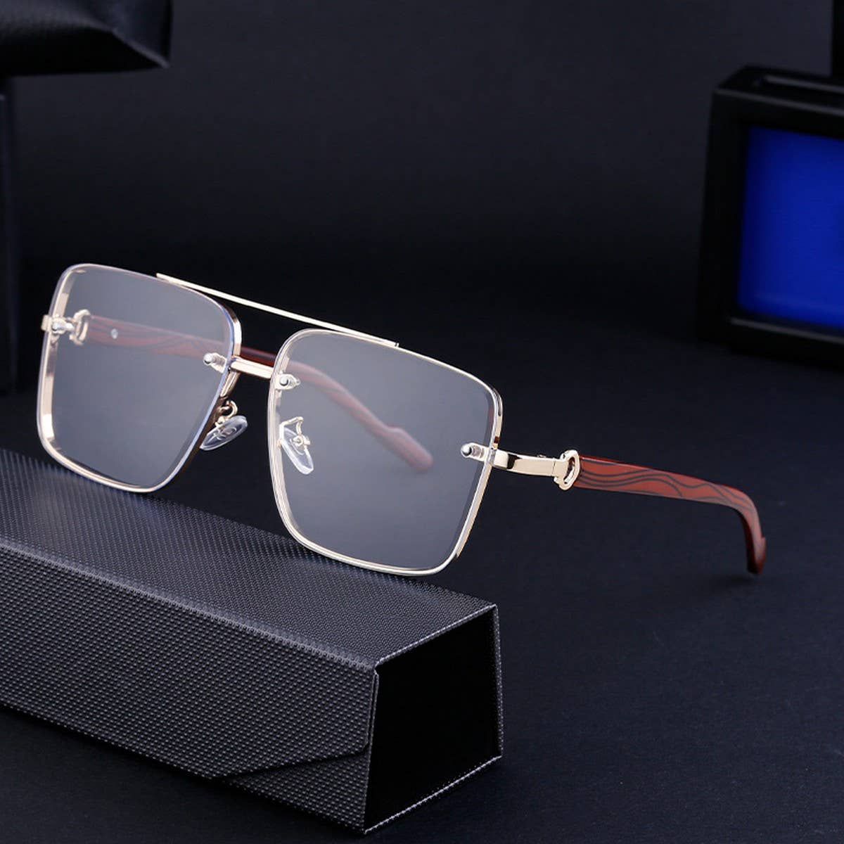 SQUARE FRAME FAUX WOOD GRAIN TEMPLE SUNGLASSES_CWASG0562