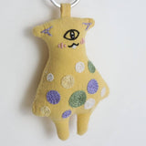 HAND EMBROIDERED LOCK CIRCLE BEAR PLUSH CHARM_CWMM6017