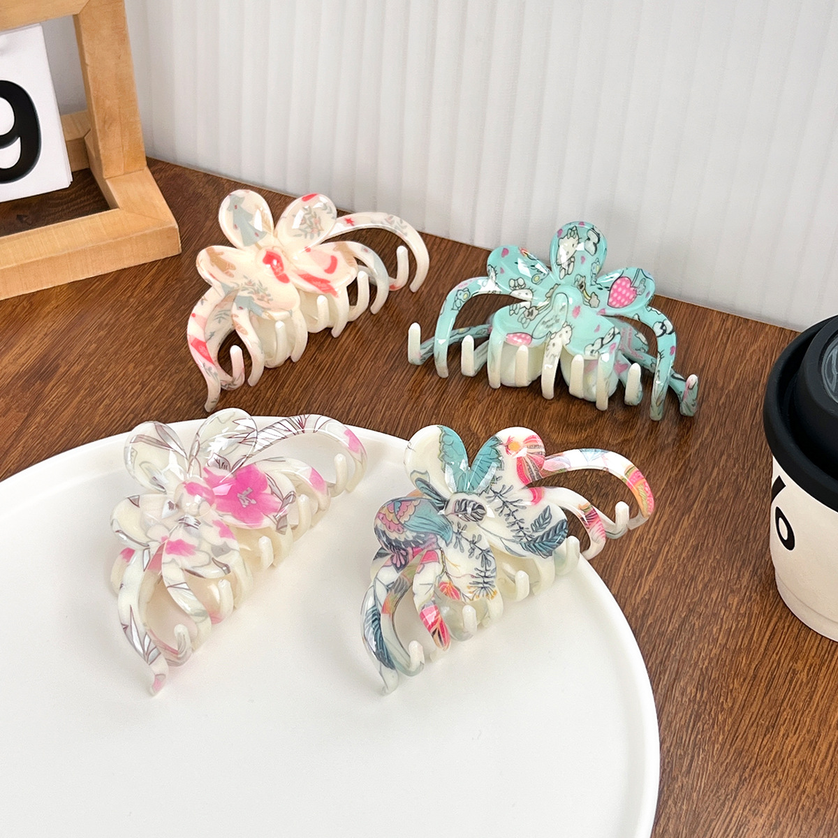 Vintage Floral Claw Clip Elegant Chinese Grip