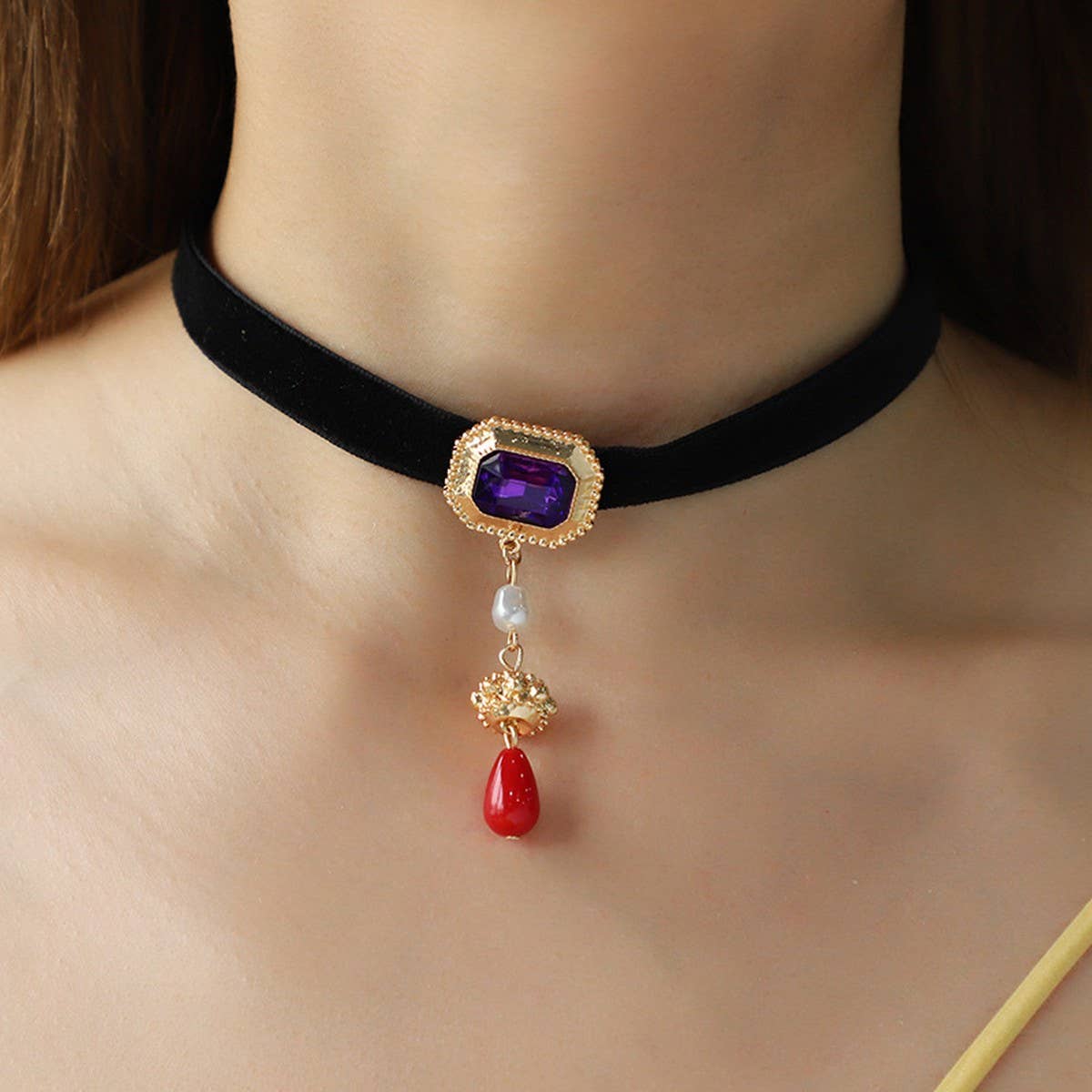 Womens Diamond Pearl Heart Pendant Necklace