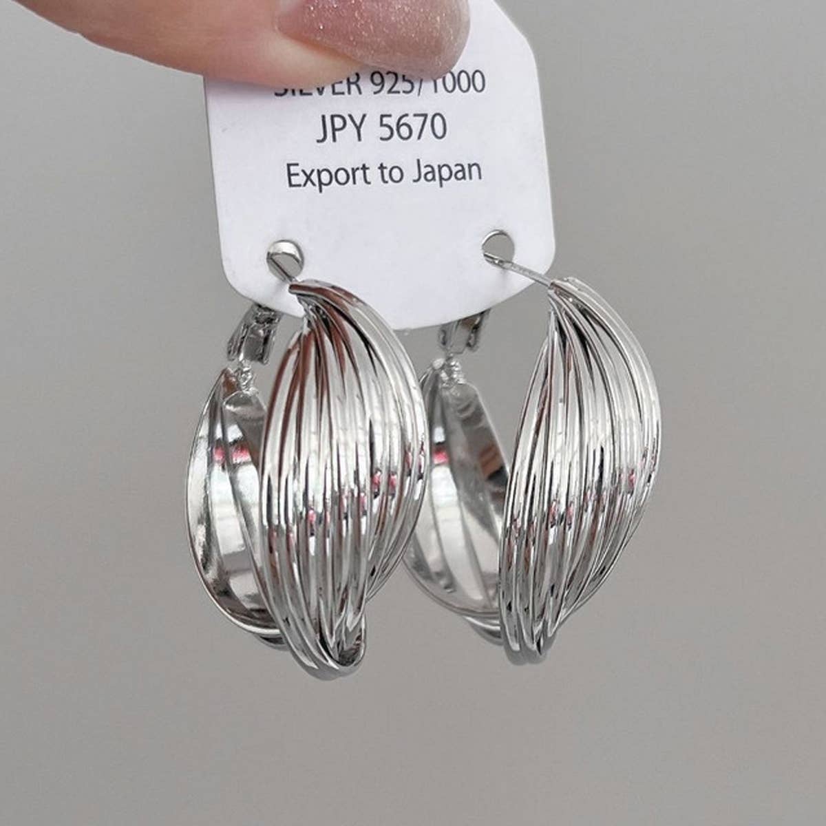RETRO MULTI LAYERED LARGE HOOP EARRINGS_CWAJE1319