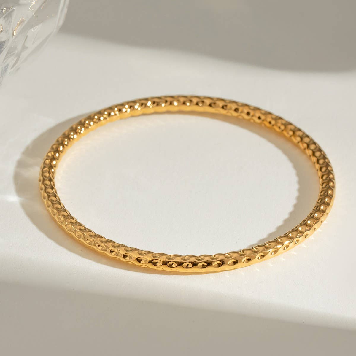 CLASSIC 18K GOLD HAMMER TEXTURE CUFF BRACELET_CWAJE4708