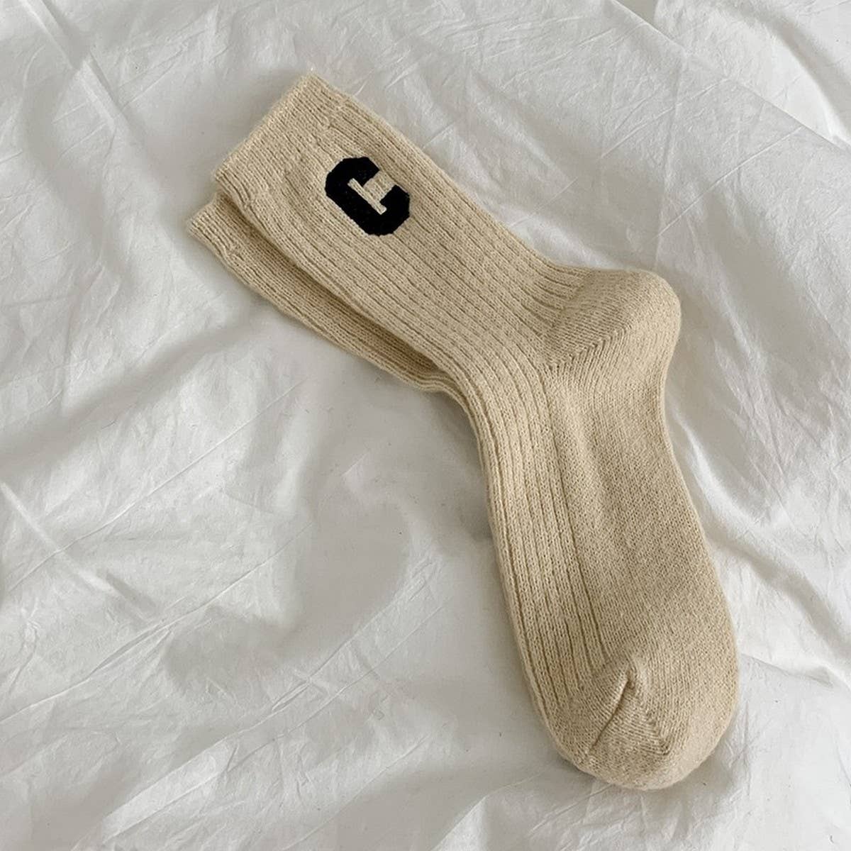 AUTUMN AND WINTER WARM LETTER C MID TUBE SOCKS_CWMS1055