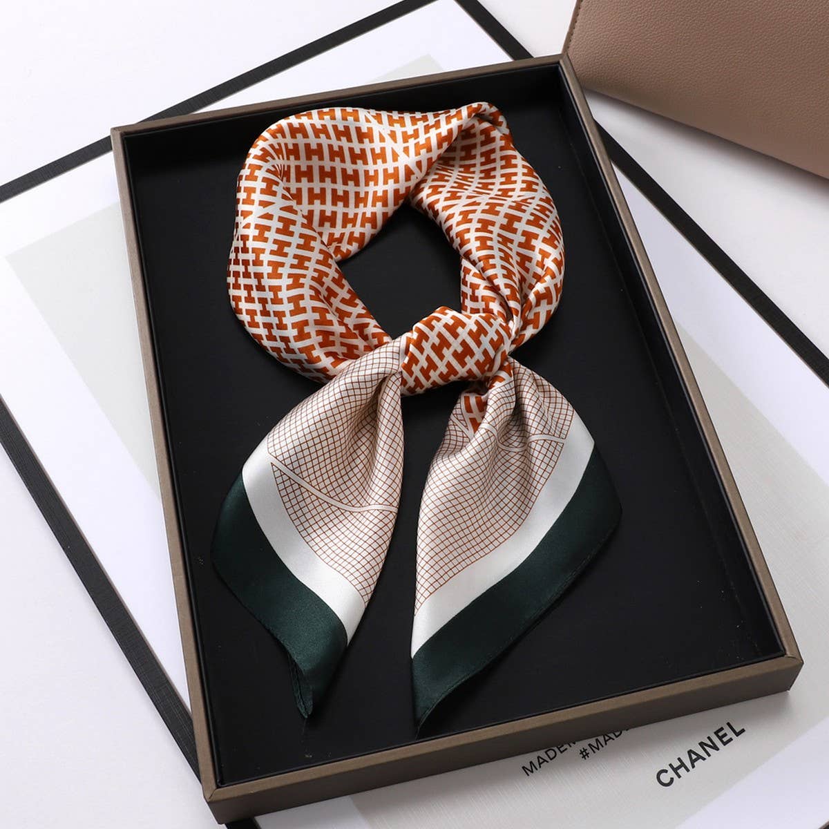 Vintage Letter Print Satin Square Scarf For Women_Cwasc0809