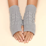 FASHIONABLE TWISTED WARM HALF FINGER GLOVES_CWAG0087