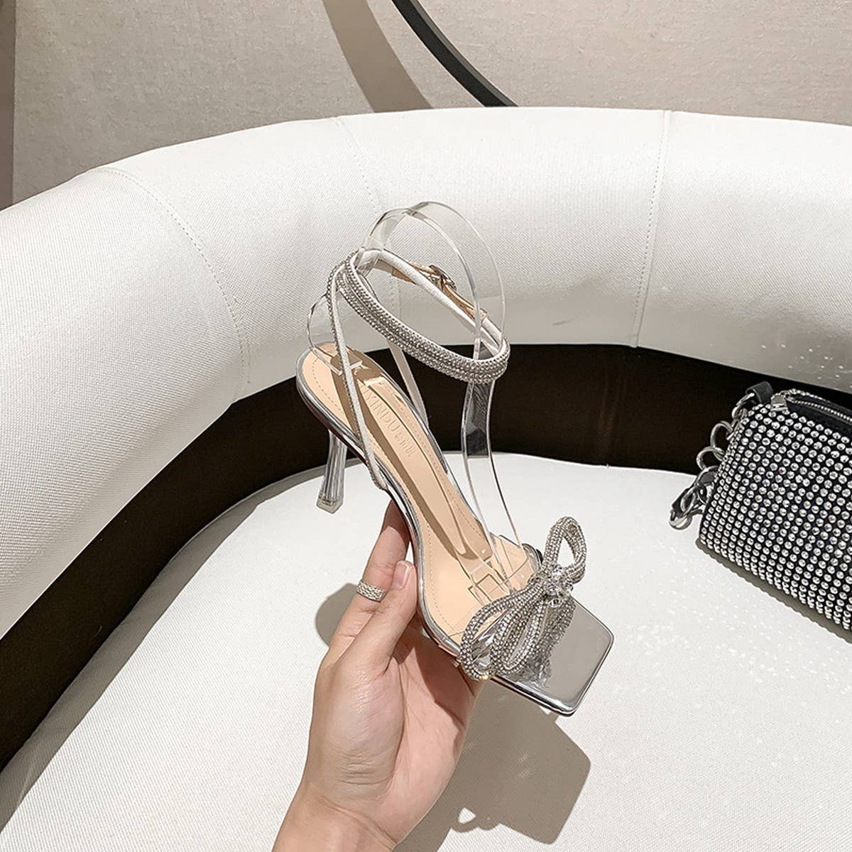 BOW AND SQUARE TOE HEELS SANDALS_CWSHH0029