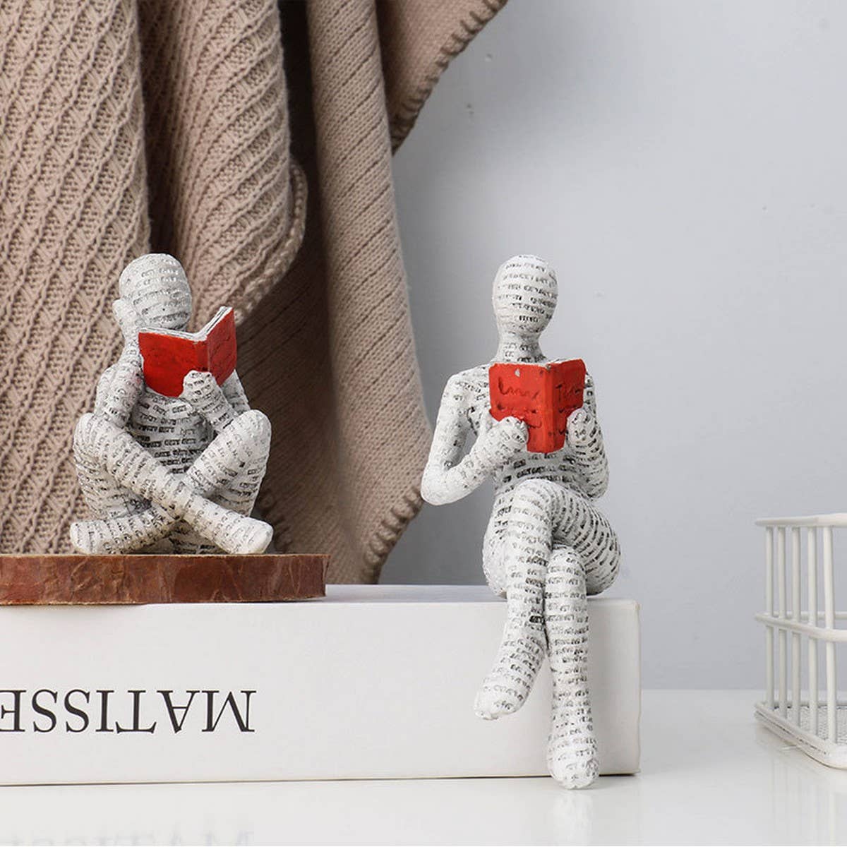 Reading Woman Resin Figurine For Home Decor_Cwmm9831
