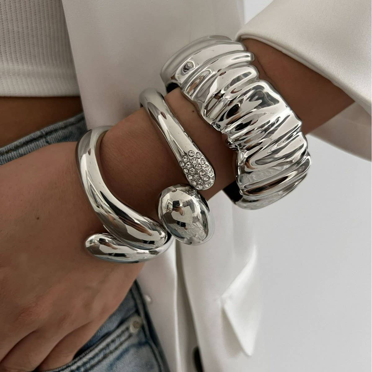 FASHIONABLE SPRING OPEN METAL SMOOTH BRACELET_CWMM3074