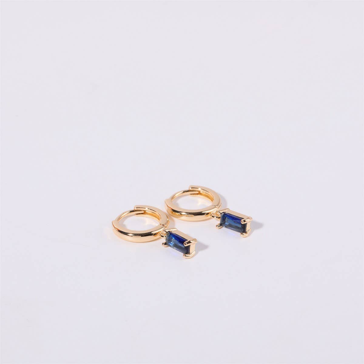POLISHED GEOMETRIC HOLLOW EARRINGS STAINLESS_CWAJE5031