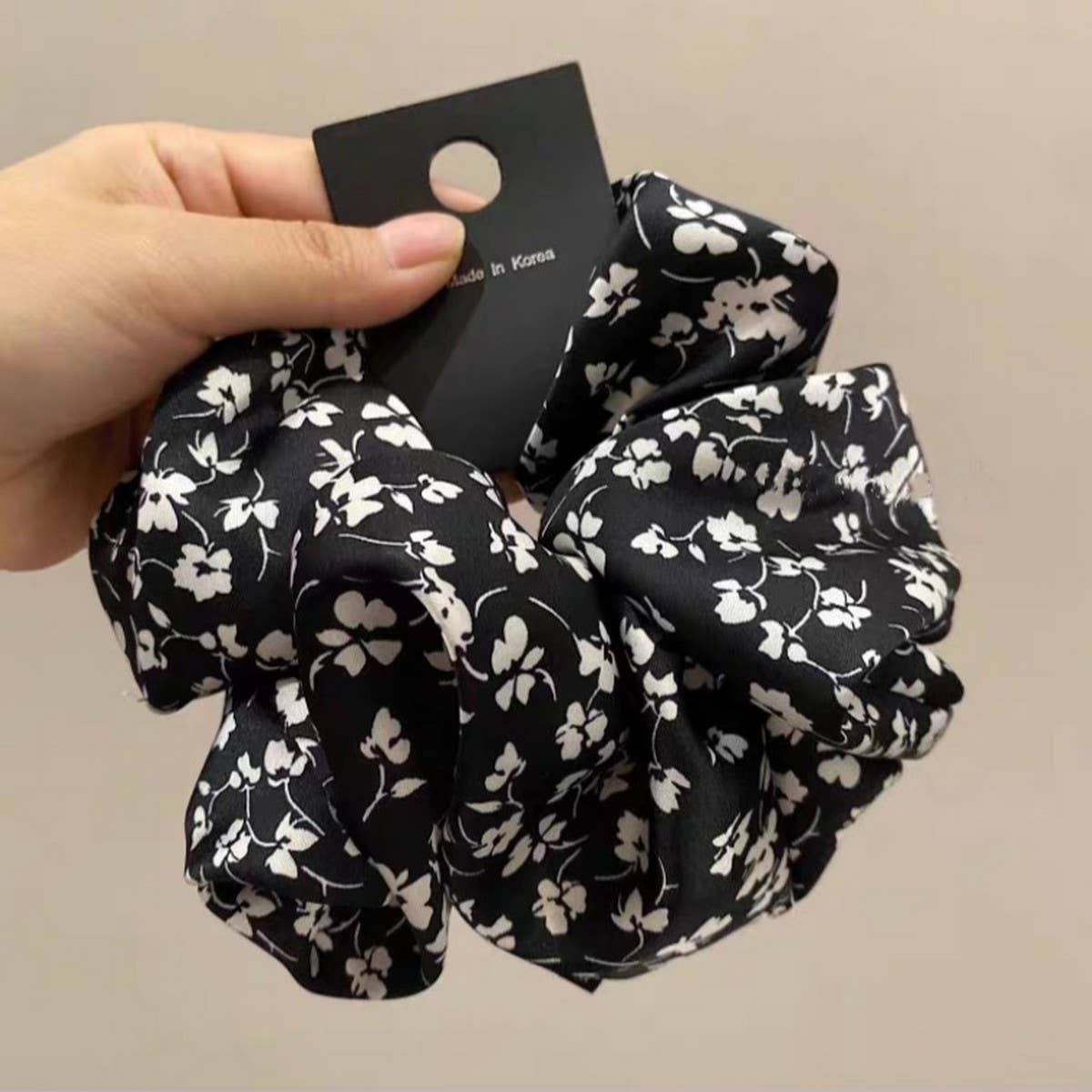NEW RETRO GENTLE FLOWER HAIR SCRUNCHIES_CWAHA1741