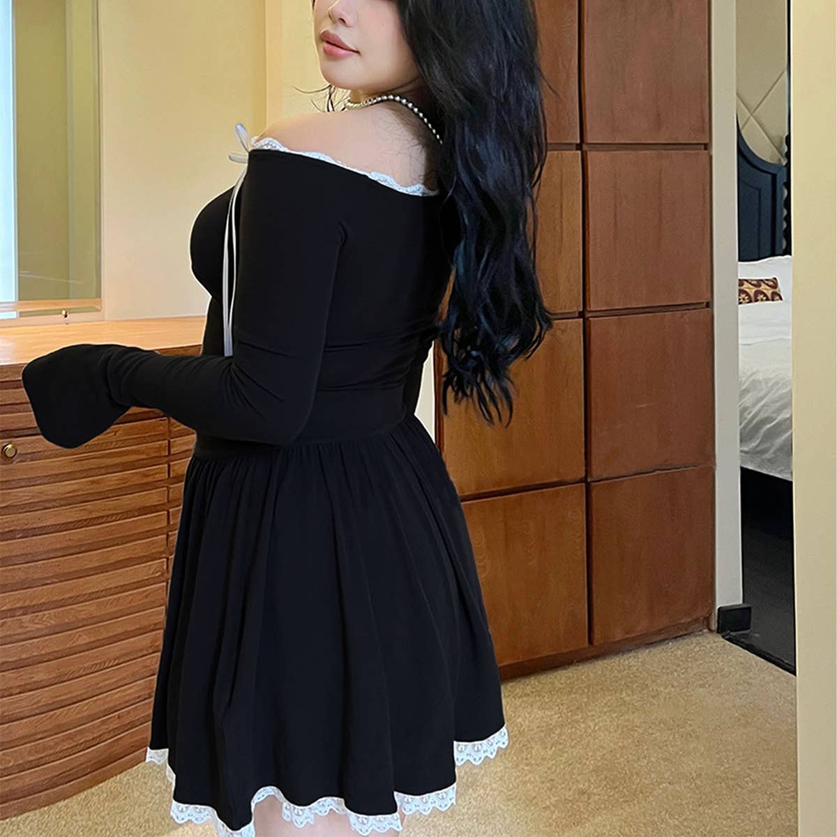 SEXY OFF SHOULDER LACE DRESS CURVY FIT_CWDSD8518