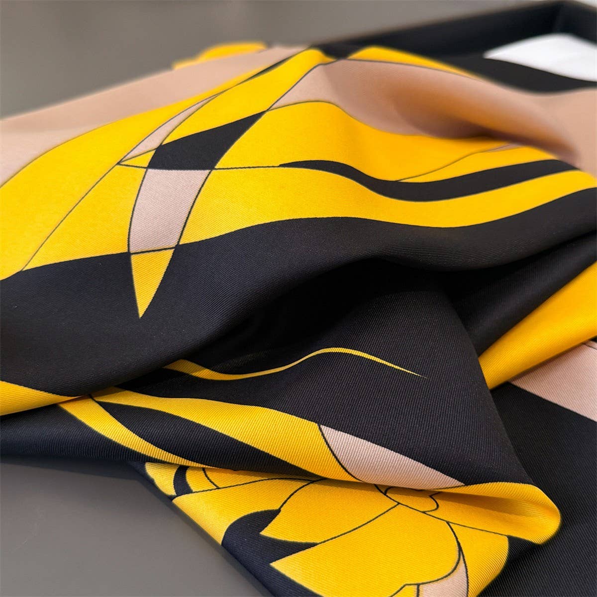 Retro Floral Faux Silk Square Neck Scarf_Cwasc03436