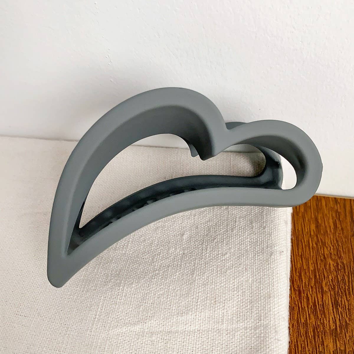 Heart Morandi Color Simple Hollow Hairpin