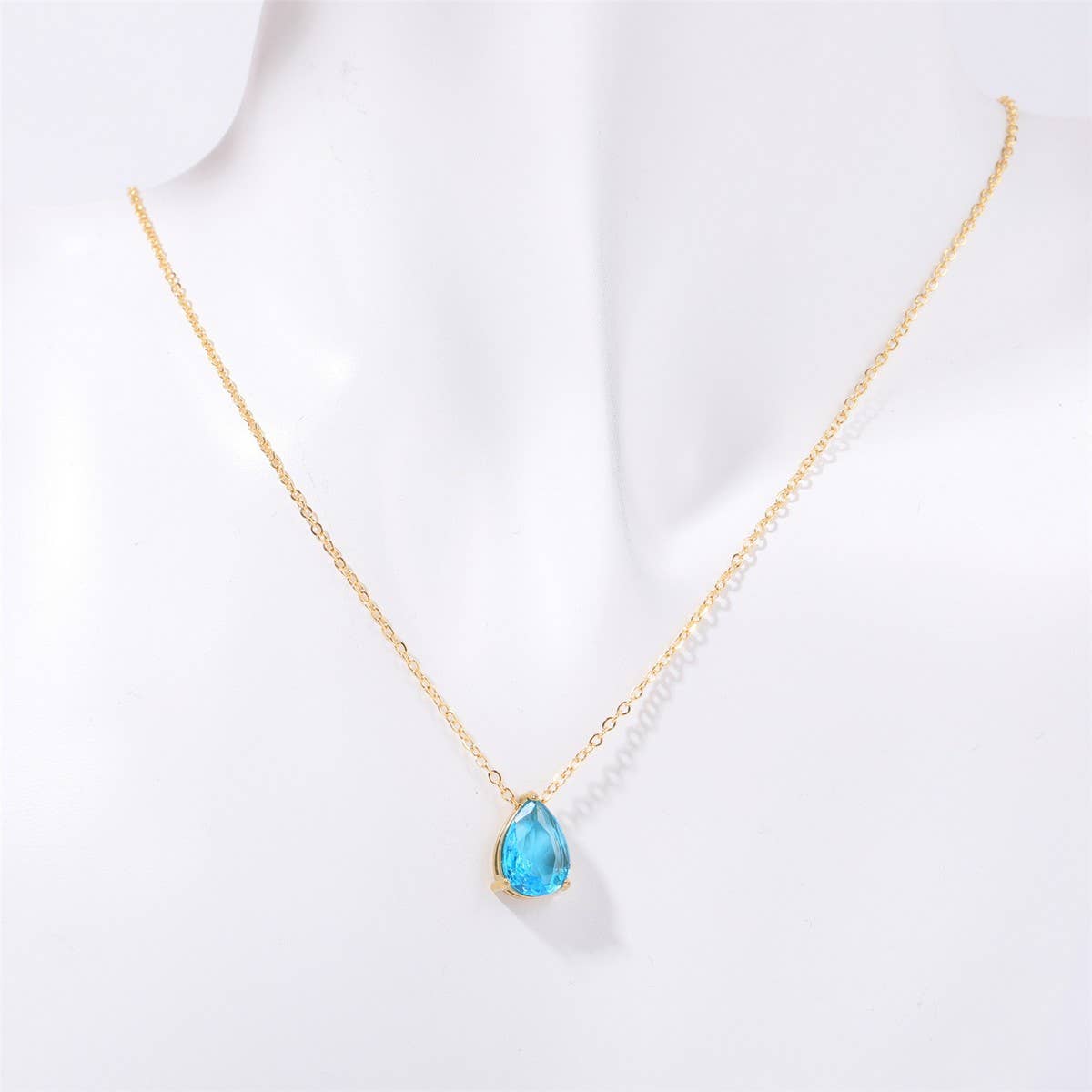 TEARDROP ZIRCON DECEMBER BIRTHSTONE NECKLACE_CWMM5534