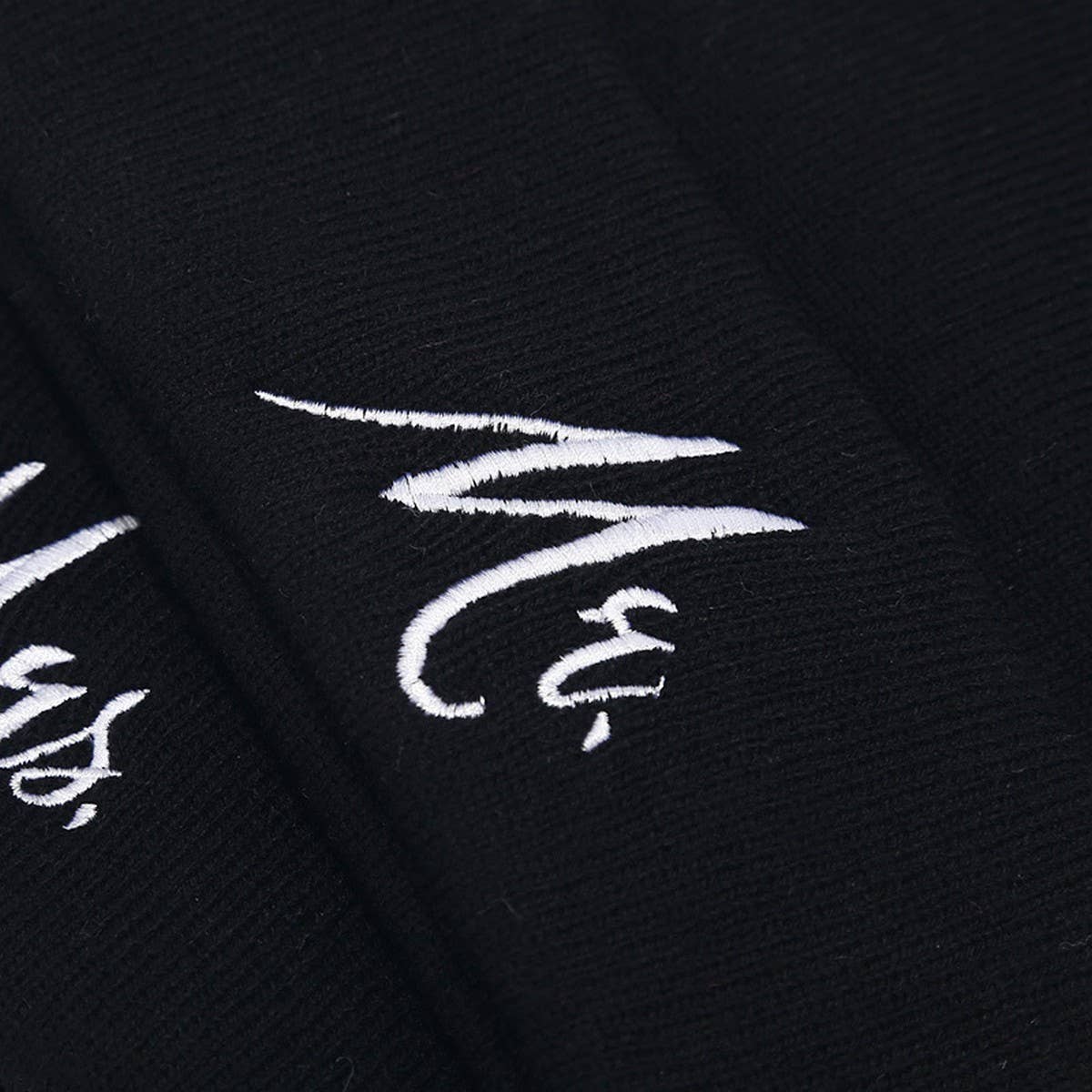 MRS MR EMBROIDERED KNITTED HAT FOR MEN AND WOMEN_CWASC1479