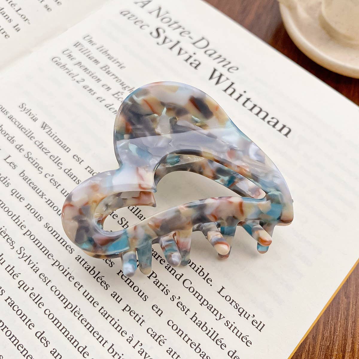 SWEET HEART HAIR CLAW CHIC ACETATE BUN CLIP_CWAHA0733